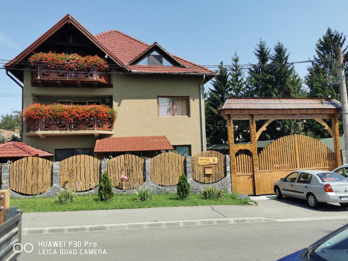 Отель Sepsi Relax Сфынту-Георге Экстерьер фото