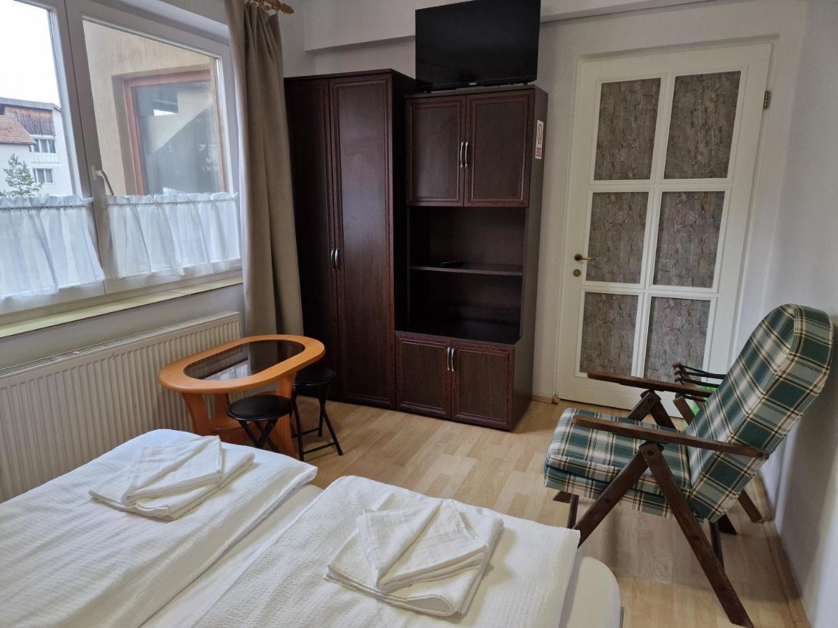 Отель Sepsi Relax Сфынту-Георге Экстерьер фото